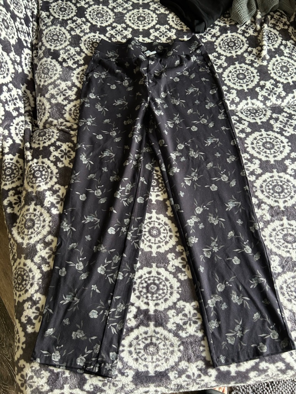 Women’s Croft & Barrow Black Floral Wide-Leg Pants